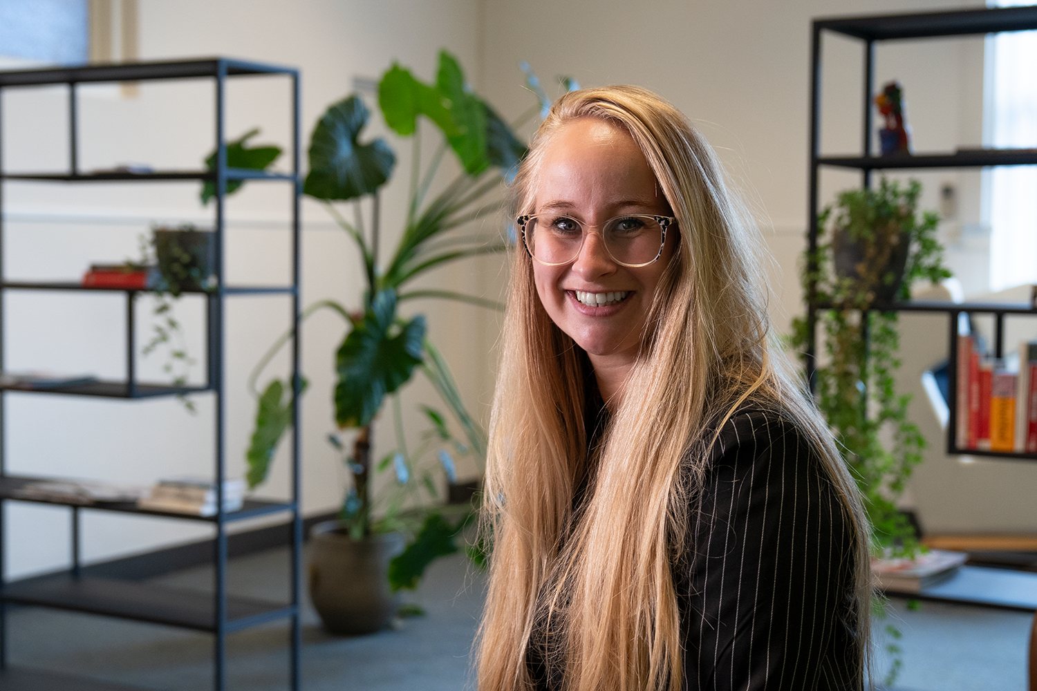 ENRA collega in kantoor van ENRA portret
